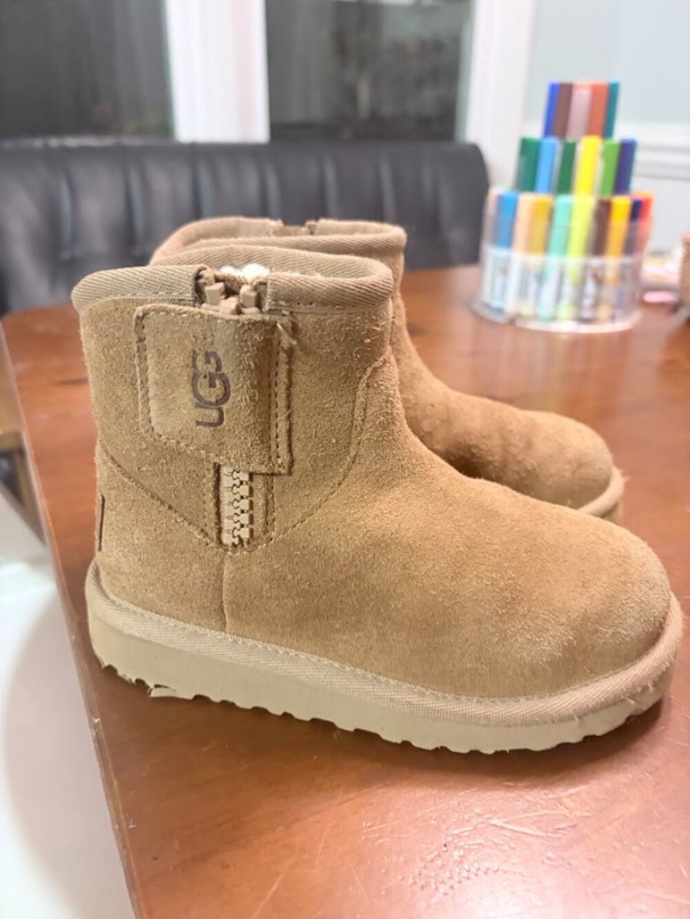 UGG Classic Mini Boots Kids Toddler Size 10 Chestnut Suede